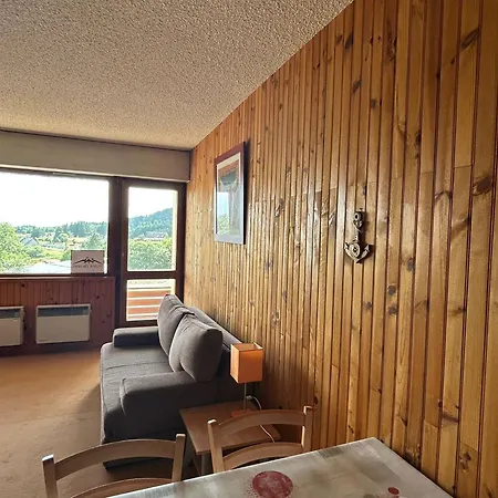 Appartement Au Pied Des Pistes Avec Parking - Fr-1-814-114